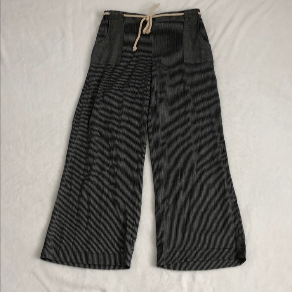 Fashion on Earth. Flowy pants!